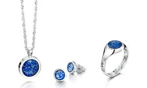 At cremation solutions we feel that your pets are a special part of life like all of our cremation jewelry, cremation jewelry for pets can hold ashes, a lock of fur or the whiskers of your pet. Pet Ashes Jewelry Uk Pet S Gallery