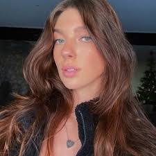 Hannah Bowie's Instagram, Twitter & Facebook