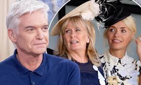 Phillip schofield and stephanie lowe took an official oath back in 1993. Holly Willoughby Has Been Supporting Phillip Schofield S Wife Steph Through Coming Out Journey Daily Mail Online