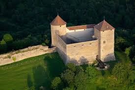 Chateau Des Allymes Amberieu En Bugey Chateau Chateau Medieval Chateau France