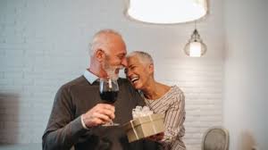 42 eme anniversaire de mariage 42 ans de mariage. 40 Ans De Mariage 4 Idees Originales Et Romantiques Pour Celebrer Vos Noces D Emeraude Femme Actuelle Le Mag