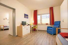Die hübsche, vom eigentümer liebevoll eingerichtete wohnung erreichen sie über eine außentreppe, die in die 2. Unser Angebot