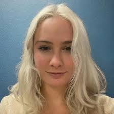 Amanda Ratcliff's Instagram, Twitter & Facebook