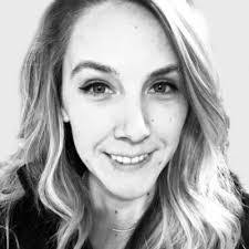 Julie Knisley's Instagram, Twitter & Facebook