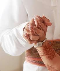 Pin By Rashmita Sahu On Couple Holding Hand Dpz Bridal Mehendi Designs Hands Wedding Couples Photography Mehndi Designs