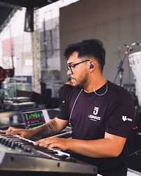 Danilo Nascimento (@daniloteclas) • Instagram photos and videos