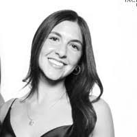 Sydney Weisberg's Instagram, Twitter & Facebook