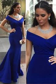 Al cinema o leggendo i libri, fin da piccoli abbiamo sognato di partecipare come principi e principesse al gran ballo a palazzo, vestiti con abiti sontuosi e raffinati. Abiti Da Cerimonia Royal Blu On Line Buyabiti It