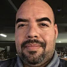 كيث ديفيد يتفاعل مع الإعلان عن استقبال نجم في مشاهير هوليوود. لذلك يستحق  ذلك بجدارة! 👏 مبروك كيث ديفيد! 🎉