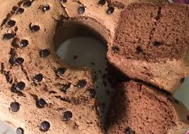 Kue ini memiliki tekstur yang lembut dan rasa yang manis. Resep Gurih Bolu Coklat