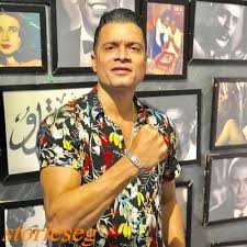 .بحقوق المرأة لمكان عملها، وتلتحق للعمل مع الرائد حسن أبو دقن (ظافر العابدين) الذي يعاملها بشدة في البداية، ثم ظافر العابدين الرائد حسن أبو دقن. Ø­Ø³Ù† Ø´Ø§ÙƒÙˆØ´ Ø¯ÙŠØ§Ù†ØªÙ‡ ÙˆØ¹Ù…Ø±Ù‡ ØµÙˆØ±Ù‡ ÙˆØªÙØ§ØµÙŠÙ„ ÙƒØ§Ù…Ù„Ø© Ø¹Ù†Ù‡