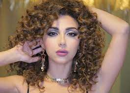 ميريام فارس قمر وصوتها قمر والإعلان بتاعها قمرين ، كفاية تصيد اخطاء وحقد وغل الناس اللي بتنتقد دي قدموا ايه. Ø´Ø§Ù‡Ø¯ Ø§Ù„ÙÙŠØ¯ÙŠÙˆ Ù…ÙŠØ±ÙŠØ§Ù… ÙØ§Ø±Ø³ ÙÙŠ Ø£ÙˆÙ„ Ø¸Ù‡ÙˆØ± Ù…Ù†Ø° ÙƒÙˆØ±ÙˆÙ†Ø§ Ù…Ù„ØªØ²Ù…Ø© Ø¨Ø§Ù„Ø­Ø¬Ø± Ø§Ù„ØµØ­Ù‰ Ø­ØªÙ‰ Ø§Ù„ÙŠÙˆÙ… Ø£Ø®Ø¨Ø§Ø± Ø§Ù„Ø¹Ø±Ø¨