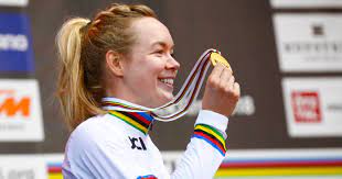 Anna van der breggen is a dutch professional road bicycle racer, who currently rides for uci women's worldteam sd worx. The Important Life Lesson I Learnt At 21 De Velo