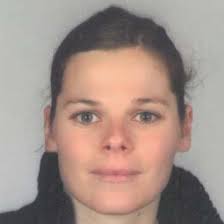 Hallo Vater, nun dies ist die letzte Email, die du von mir kriegst. Warum?  Ich weiß es nicht, vielleicht um mit dem Kapitel Vater eins für alle Mal in  meinem Leben abzuschlließen.“