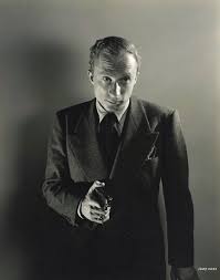 Американский актёр, продюсер и режиссёр, карьера которого. Norman Lloyd Remembers Arts Meme