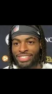 Najee Harris and Anne Hathaway