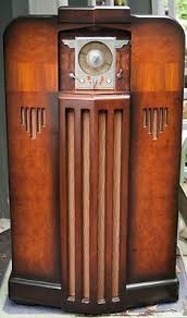 Art Deco Wood Console Vacuum Tube Radio Nifty The Colors Are Gorgeous And It Plays Musical Sound Ha Art Deco Furniture Art Deco Period Deco