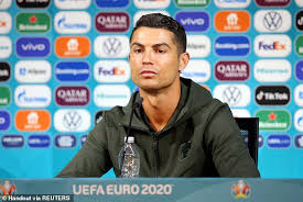 Still, instead of playing ball. Euro 2020 Cristiano Ronaldo Entfernt Coca Cola Flaschen Vor Ihm Bei Der Pressekonferenz Zur Euro 2020 Germanic Nachrichten