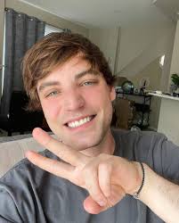 VIDEO: Funny Kind Of Fame: TikTok Comedian Who Can't Get Through A Gag  Without Laughing