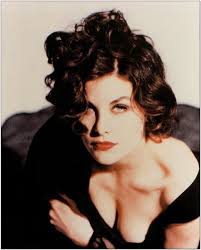Anyone else seeing Audrey Horne?