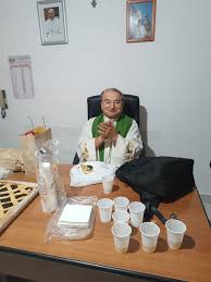 AUGURI, PADRE GERARDO ❤️🥰 Porgiamo tanti auguri a don Gerardo Marano,  sacerdote buono e gentile, che oggi ha compiuto 85 anni. Il Signore  continui a benedire la sua vita e attraverso lui