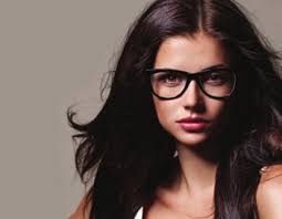 Dem. boss gives up party post