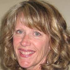 Kathleen Mott's Instagram, Twitter & Facebook