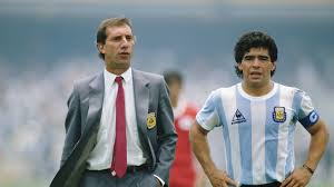 3 top, 8 top ve amerikan bilardo başta olmak üzere birbirinden güzel oyunları sizin için topladık. 1986 Fifa World Cup News Talking Superstitions And Myth Busting With Carlos Bilardo Fifa Com