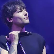 LOUIS TOMLINSON TALKS ABOUT HARRY STYLES IN HIS RECENT INTERVIEW!!!  question: do you still know harry styles and if you don't why? louis: yeah,  i do still know him, yeah i used