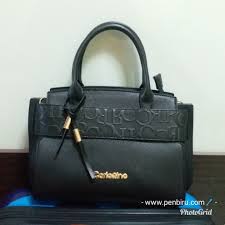 Jenama ini memang sinonim dengan beg tangan wanita. Www Penbiru Com Beg Tangan Berjenama Dan Mampu Milik