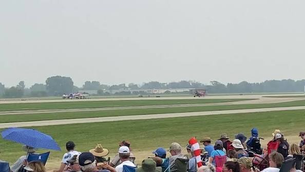 Two Planes Caught Attempting to Land from Opposite Directions on Same Runway at Oshkosh