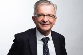 Une figure du monde du spectacle" : l'hommage de François Bonneau à ce  pilier du Printemps de Bourges