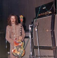For a while, he used les paul guitars exclusively. Eric Clapton Cream Era Eric Clapton Cream Eric Clapton Eric