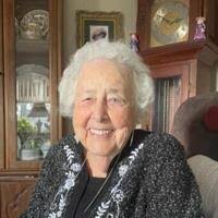 Melissa Stifter's Instagram, Twitter & Facebook