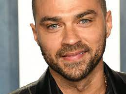 Jesse williams is a 39 year old american actor. Grey S Anatomy Star Jesse Williams Auszeit Genutzt Der Tv Arzt Hat Jetzt Blaue Haare Bunte De