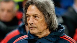 He was a club doctor for the club between 1 april 1977 and 16 april 2015, and again since november 2017. Nach 40 Jahren Mannschaftsarzt Muller Wohlfahrt Hort Beim Fc Bayern Auf
