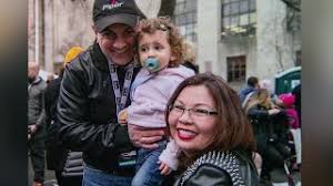 Duckworth, who welcomed daughter abigail o'kalani bowlsbey in november 2014, shortly after she was reelected to congress, clearly has a soft spot for snack food. Tammy Duckworth Becomes First Sitting U S Senator To Give Birth