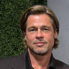 Yesterday a judge agreed to give brad 50/50 custody of his and angelina's six children after she blocked access — claiming he had been abusive to their son maddox. Brad Pitt Frisch Verliebt In Eine Bekannte Sangerin Gala De