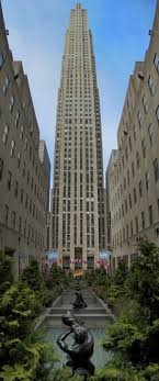 Rockefeller Center Is A Complex Of 19 Commercial Buildings Covering 22 Acres Between 48th And 51st Streets In New York Cit New York City Rockefeller Center Nyc