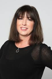 Sandra Dole's Instagram, Twitter & Facebook