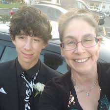 What's normal at 3pm but terrifying at 3am 🤔