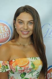 Caitlin Carmichael's Instagram, Twitter & Facebook