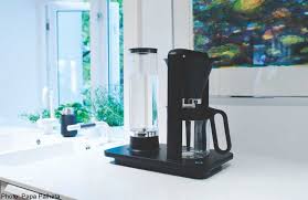 Inside the stainless steel body you'll find ceramic grinder burrs that are easily adjustable and will stay sharp. Wilfa Scandinavian Coffee Tradition Redefined Home Barista