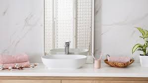 Eleganza e leggerezza conquistano il bagno: L Arredo Bagno Moderno In Effetto Marmo