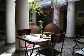 See more ideas about coffee table, coffee table with storage, table. Cafe Cassia Lbb