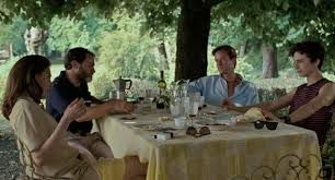 30/03/2021 19:51 alors que l'artiste américain a livré son nouveau single ce vendredi, sa sortie n'a pas manqué de susciter de vives réactions semant la division sur les. Call Me By Your Name Sur Netflix Les Dessous De La Scene Controversee De La Peche Cineseries