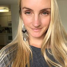 Love this dinner hack! And love halloumi! 🧀 1/2 lbs pasta 1 bag Caesar  salad mix