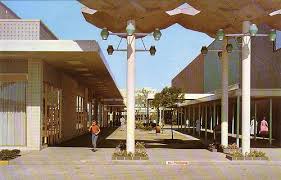 Penn Square Mall 1960 S That S Right It Was An Outdoor Mall Oklahoma History Oklahoma City Oklahoma