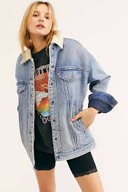 Denim Jackets That Ll Become Your Year Round Uniform Denim Jacket Outfit Lined Denim Jacket Trucker Jacket Outfit