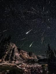 The 23 Most Breathtaking Science Photos Of 2013 Earth Photos Meteor Shower Earth From Space
